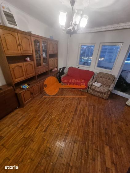 Apartament cu 3 camere decomandat în Crângași