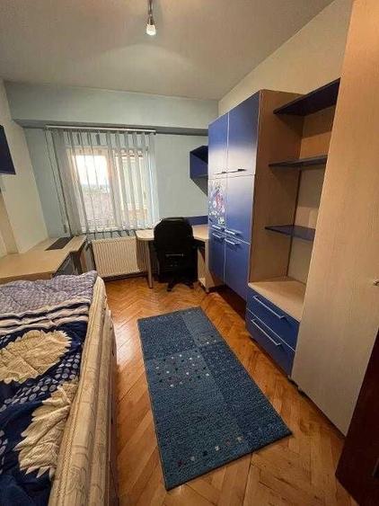 Apartament cu 4 camere decomandat în Exterior Vest