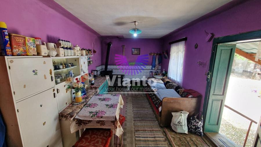 Casă individuală cu 4 camere cu Canalizare în Nou