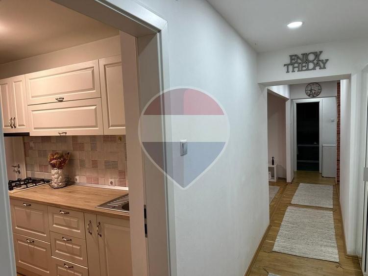 Apartament cu 2 camere decomandat în Central