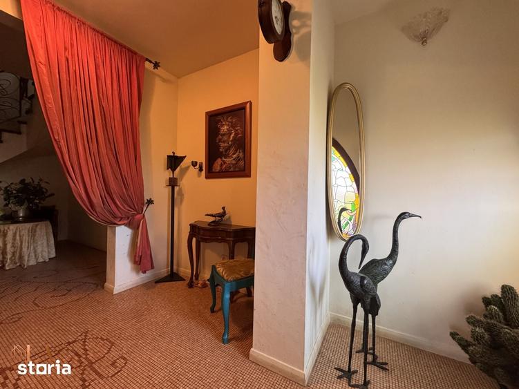 Casă cu 5 camere cu Teren 900 Mp în Central