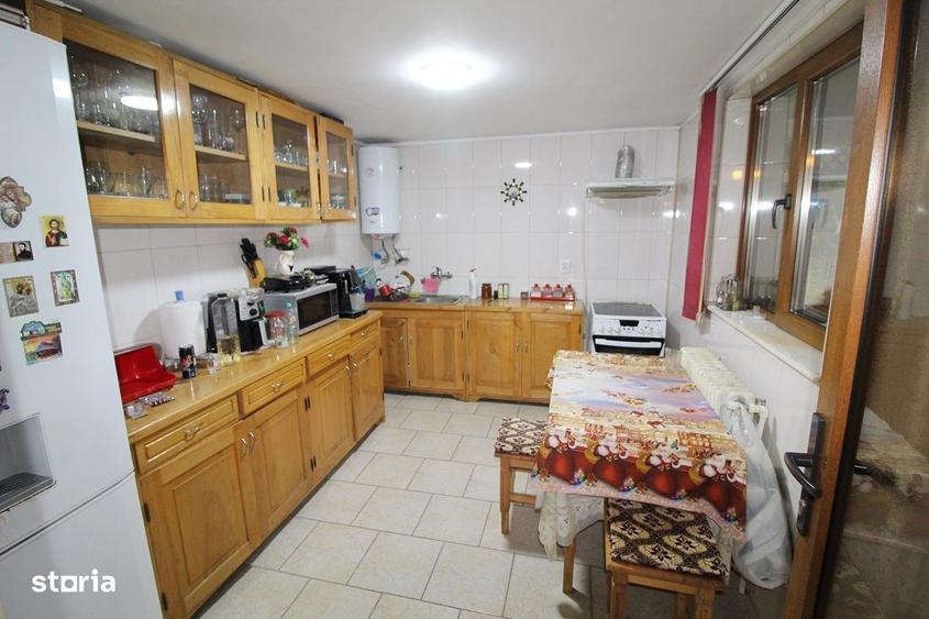 Casă cu 3 camere în Toplița
