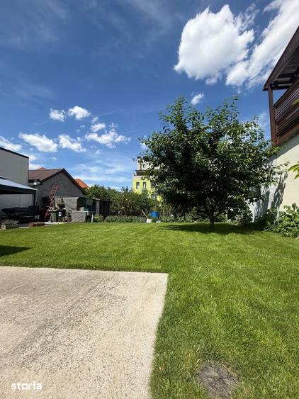 Casă cu 5 camere cu Teren 719 Mp în Fratelia