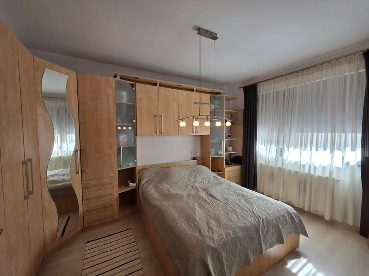Duplex cu 4 camere cu Canalizare în Balotești