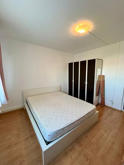 Apartament cu 2 camere decomandat în Casa de Cultură