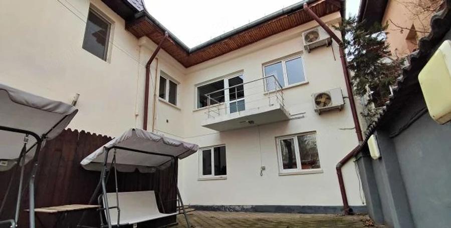 Casă cu 6 camere cu Teren 160 Mp în Dristor