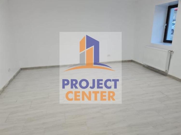 Birou, de 38 mp, în Central