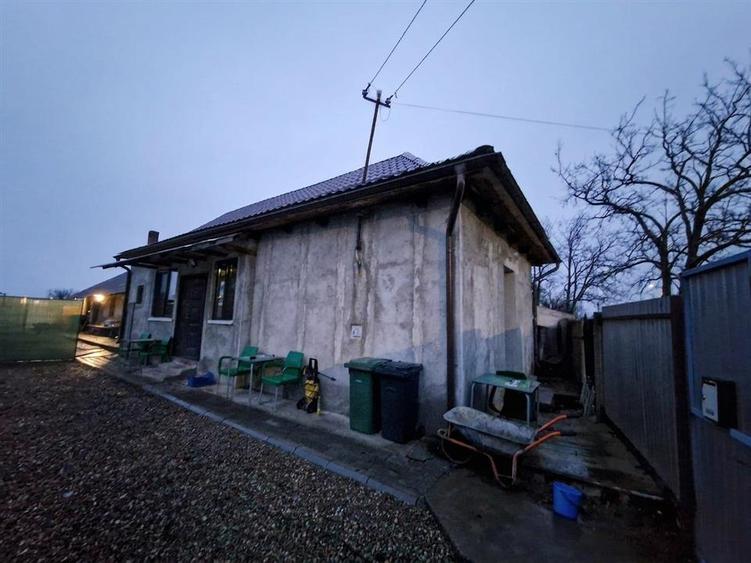 Casă cu 3 camere cu Teren 750 Mp în Bicaci