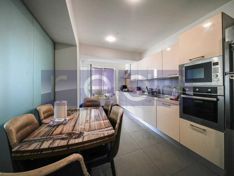 Apartament cu 3 camere decomandat, mobilat în Vitan Mall