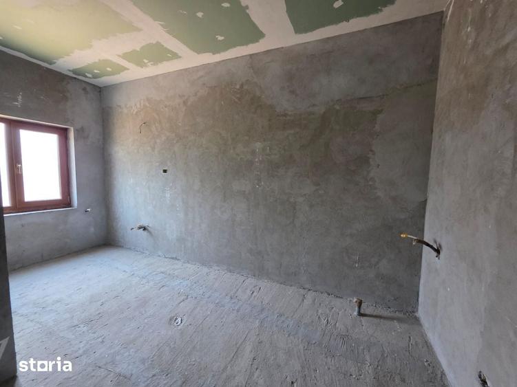 Vila in Roman parter + etaj, teren 700 mp, din caramida - 6