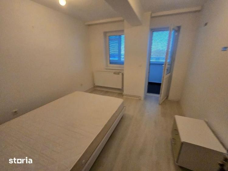 Apartament cu 3 camere în Craiovei