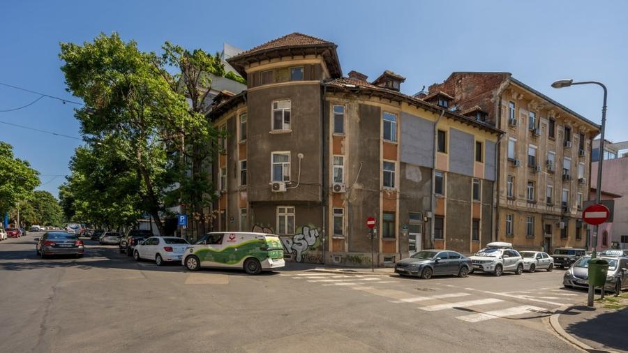 Apartament cu 3 camere decomandat, mobilat în Titulescu