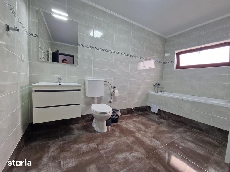 Casă cu 5 camere cu Teren 300 Mp în Central