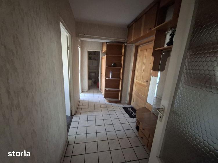 Apartament cu 4 camere semidecomandat în Ultracentral