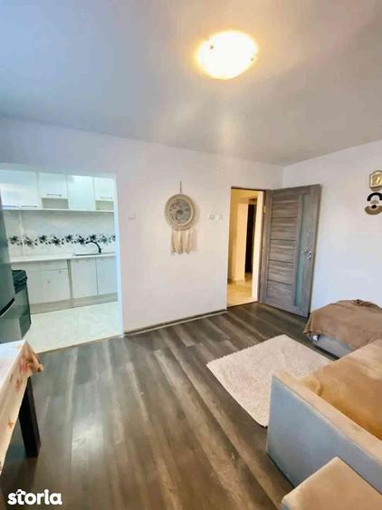 Apartament cu 3 camere în Tătărași