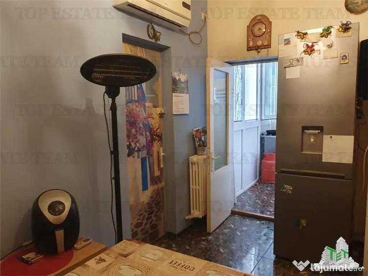 Apartament cu 3 camere decomandat, mobilat în Central
