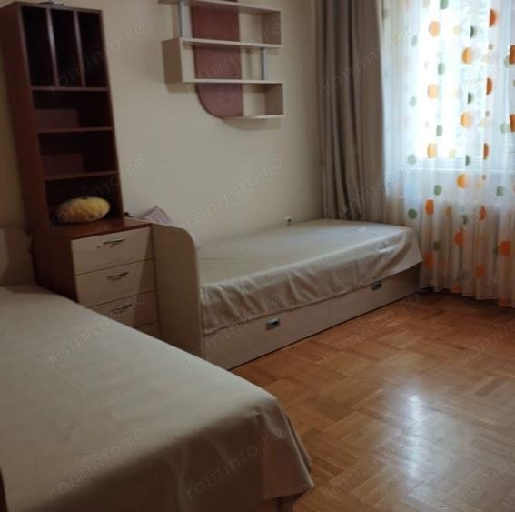 Apartament cu 3 camere decomandat în Odobescu