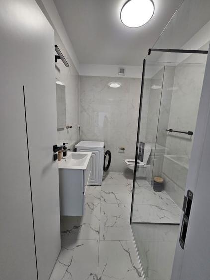 Apartament cu 2 camere semidecomandat, mobilat în Torontalului
