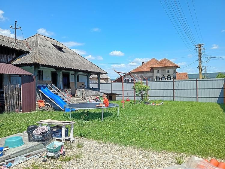 Casă cu 4 camere în Central
