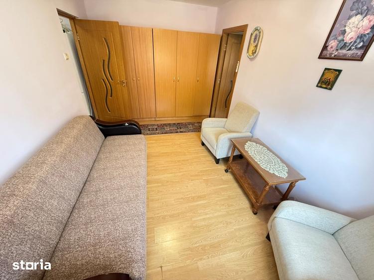 Apartament cu 3 camere în Florilor