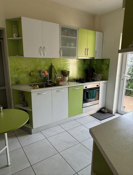 Casă cu 4 camere cu Teren 165 Mp în Vatra Luminoasă