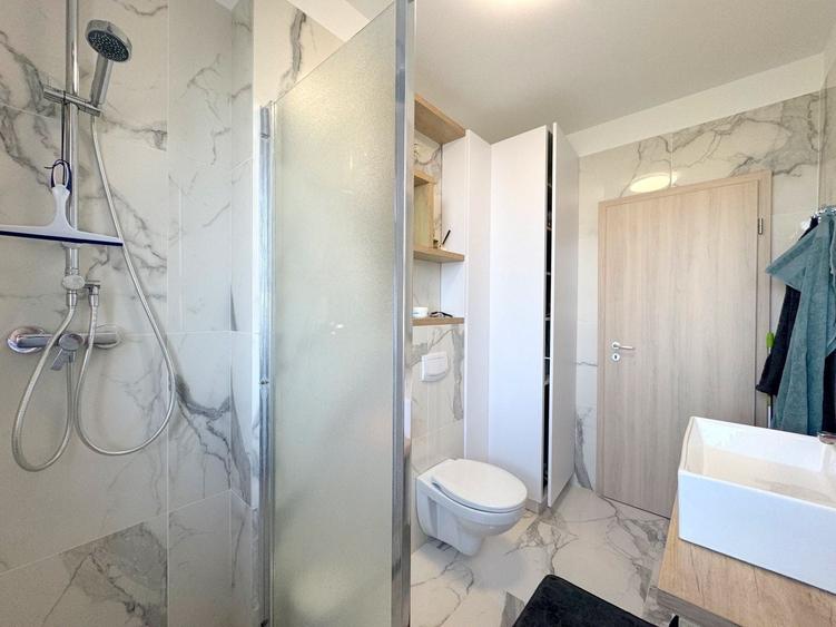 Apartament cu 2 camere semidecomandat, mobilat în Soarelui