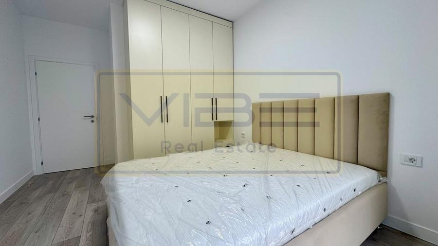 Apartament cu 3 camere semidecomandat, mobilat în Podu Roș