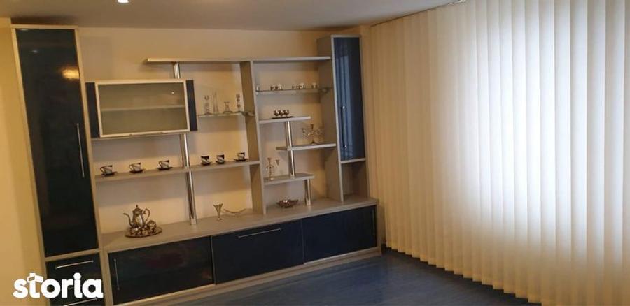 Vand Apartament cu 4 Camere - 2