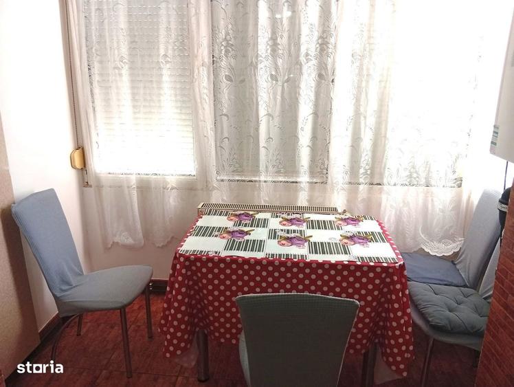 Apartament cu 3 camere decomandat în Alfa