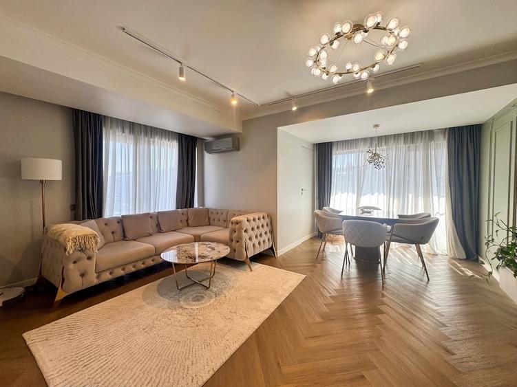 Apartament cu 3 camere semidecomandat, mobilat în Florești