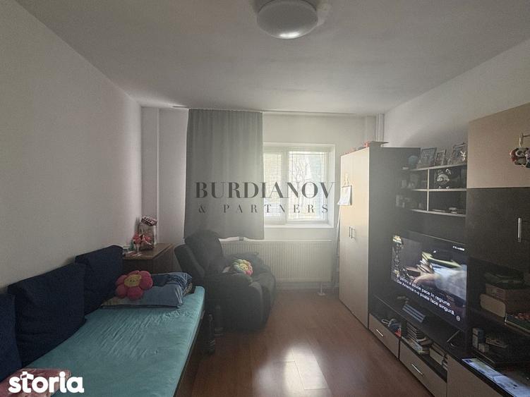 Apartament cu 3 camere decomandat în Rahova