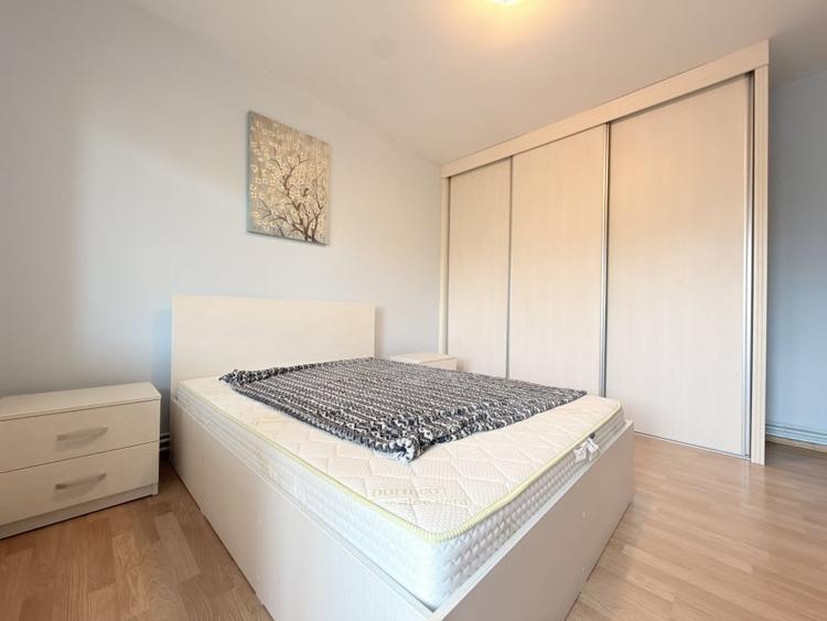 Apartament cu 3 camere decomandat, mobilat în Faleza Nord