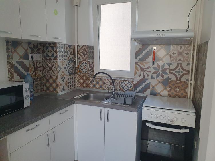 Apartament cu 2 camere decomandat în Drumul Taberei