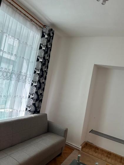 Apartament cu 2 camere nedecomandat, mobilat în Central