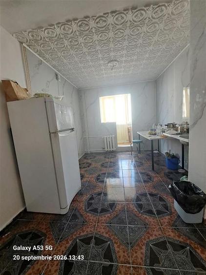 Apartament cu 3 camere decomandat în Basarabia