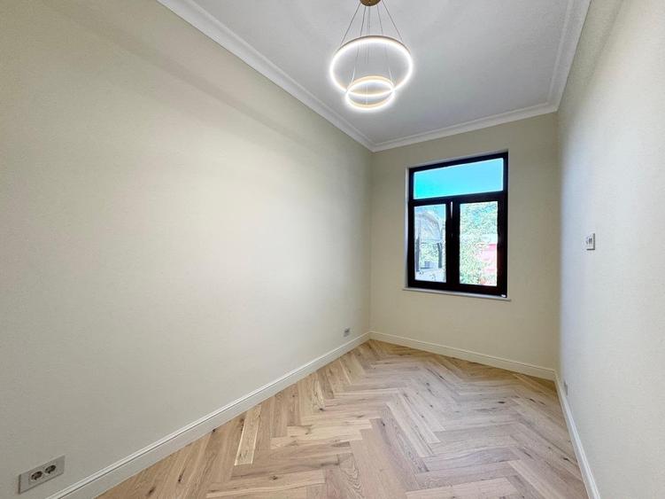 Apartament cu 4 camere în Dacia