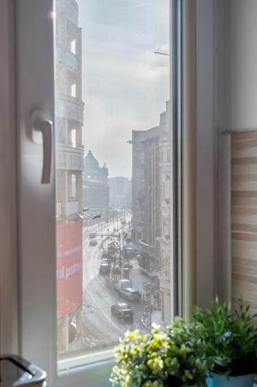 Apartament cu 2 camere semidecomandat în Calea Victoriei
