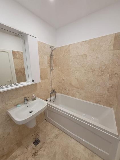 Apartament cu 2 camere decomandat în Roșu
