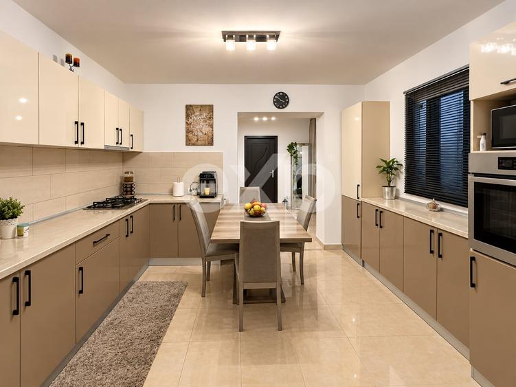 Duplex cu 4 camere cu Canalizare în Trivale