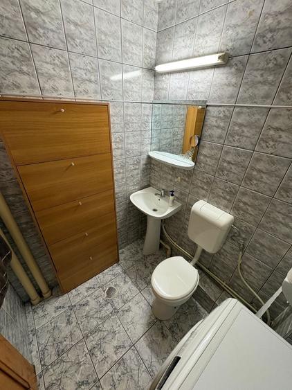 Apartament cu 3 camere decomandat în Florești