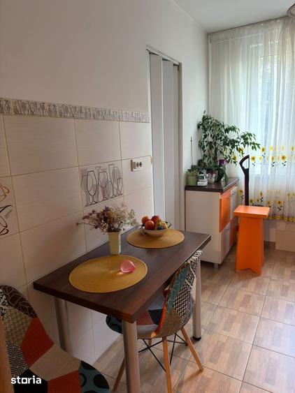 Apartament cu 3 camere decomandat în Drumul Taberei