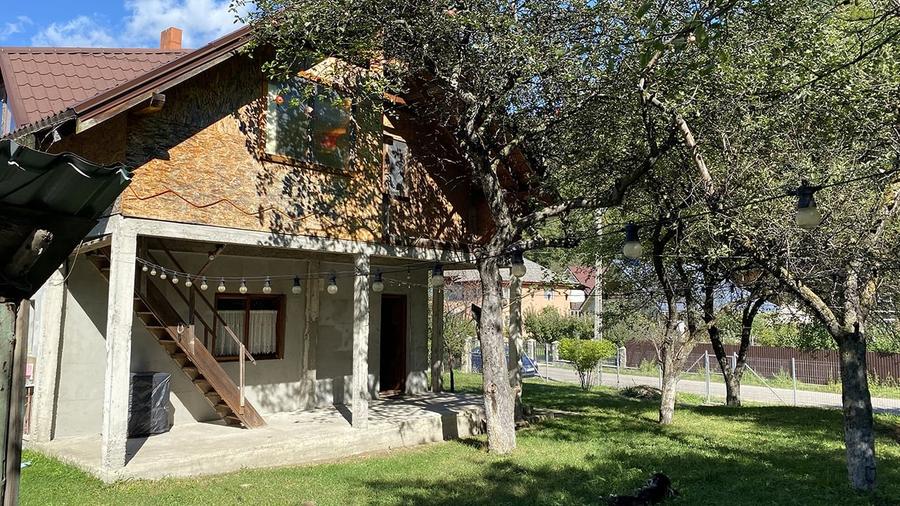 Casă individuală cu 2 camere cu Teren 900 Mp în Tarcău