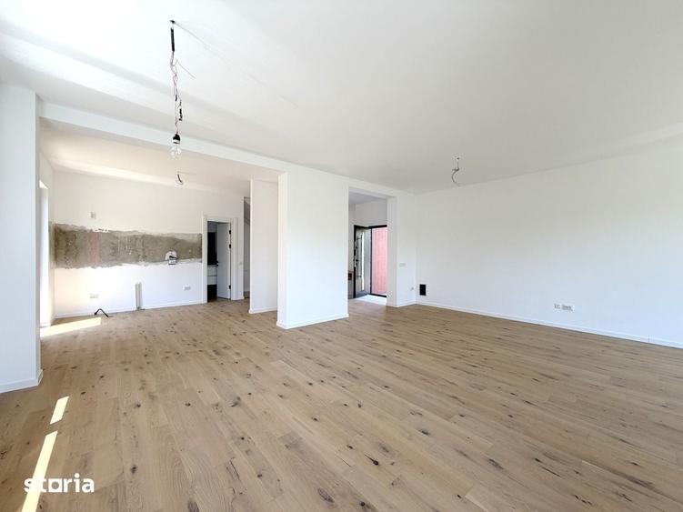 Casă cu 4 camere cu Teren 300 Mp în Corbeanca