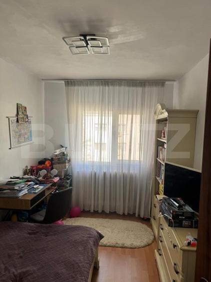 Apartament cu 3 camere decomandat, mobilat în Dacia