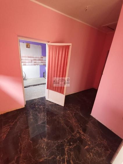 Casă individuală cu 3 camere cu Canalizare în Est
