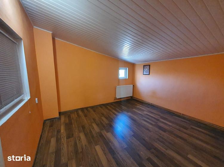 Casă cu 6 camere cu Teren 198 Mp în Berceni