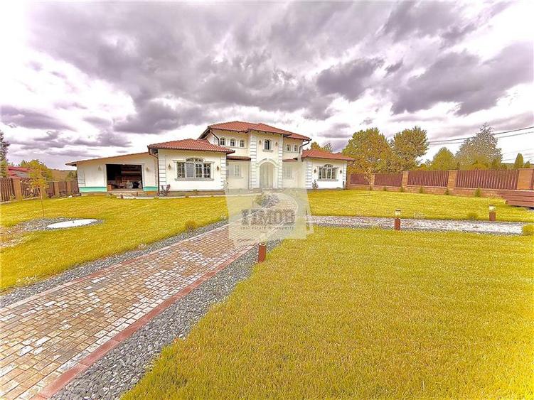Casă individuală cu 5 camere cu Teren 800 Mp în Exterior Sud