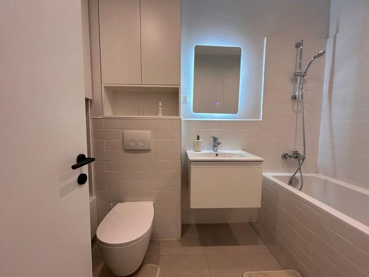 Apartament cu 2 camere semidecomandat, mobilat în P-ta Presei Libere