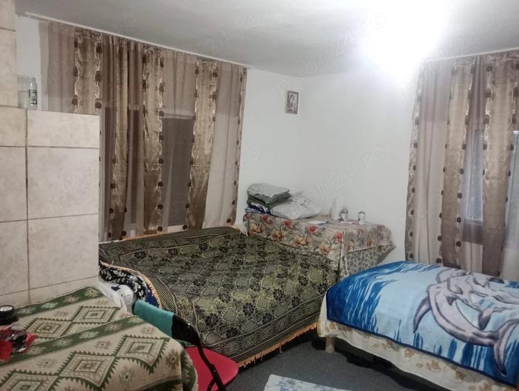 Casă cu 2 camere cu Teren 2000 Mp în Șipote