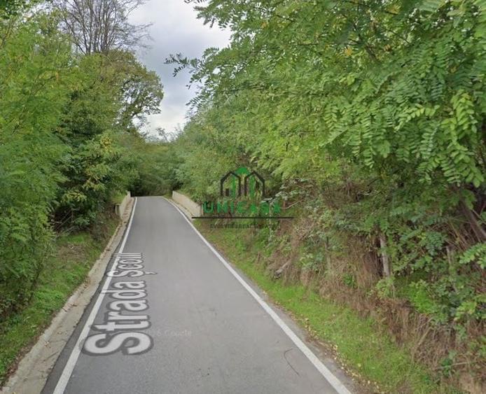 Teren agricol intravilan de 12690 mp, în Est